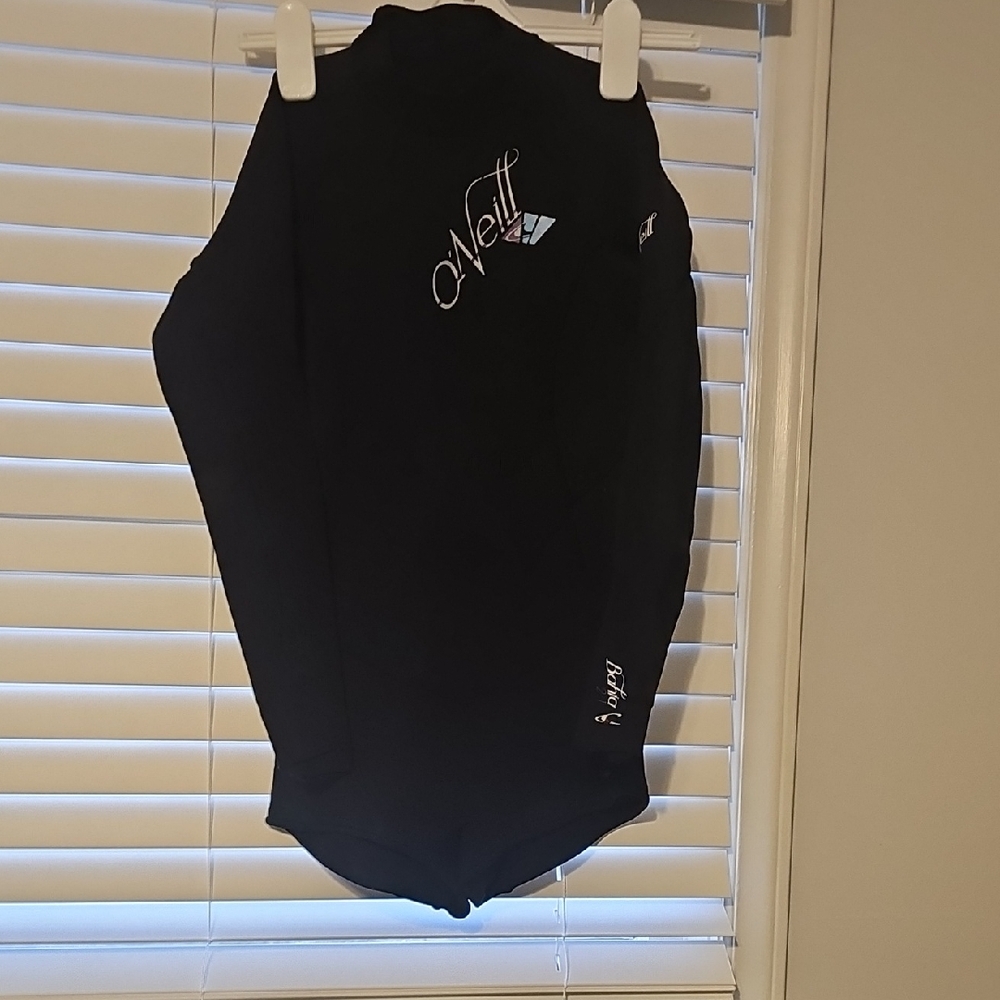 SOLD - O'Neill Women's Spring Black and White Wetsuit